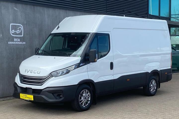 Hvid Iveco Daily fra 2026