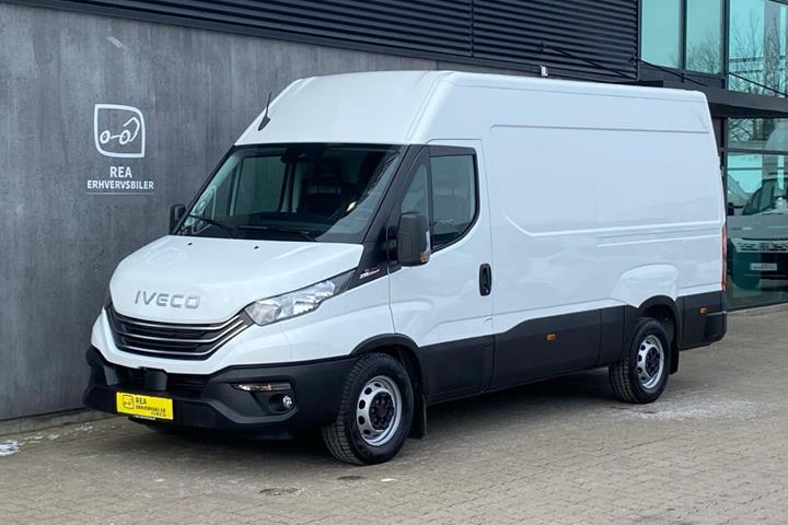 Hvid Iveco Daily fra 2025