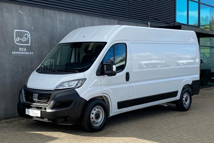 Hvid Fiat Ducato fra 2023