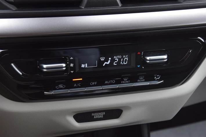 Grå Suzuki Swift fra 2024