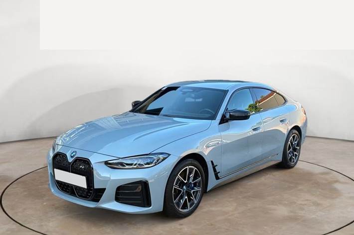 Grå BMW i4 fra 2023