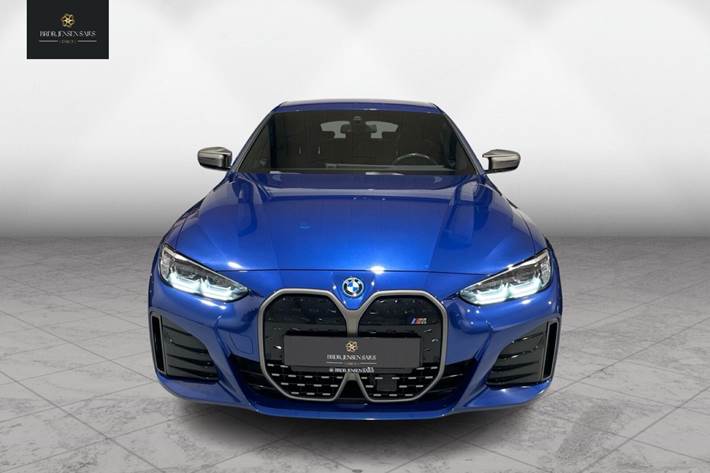 Blå BMW i4 fra 2023