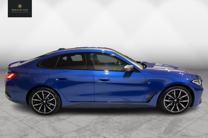 Blå BMW i4 fra 2023