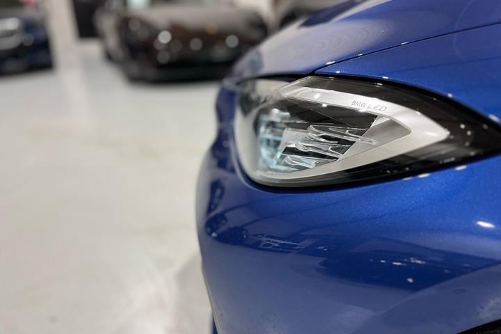 Blå BMW i4 fra 2023