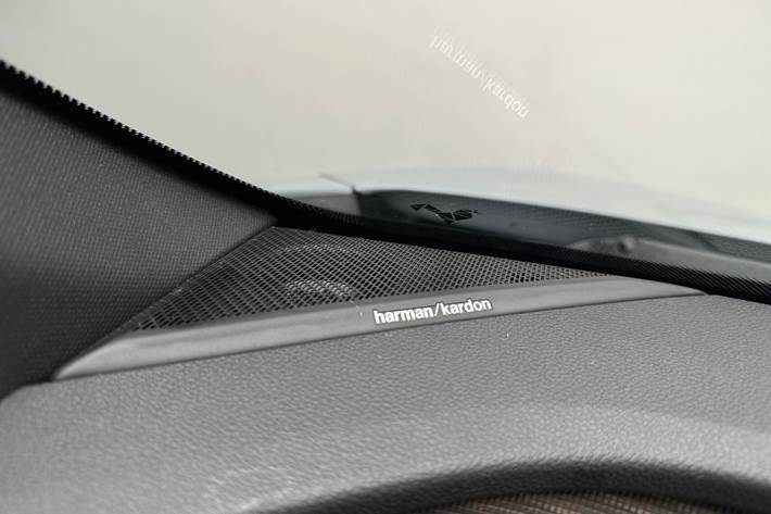 Grå Renault Mégane fra 2024