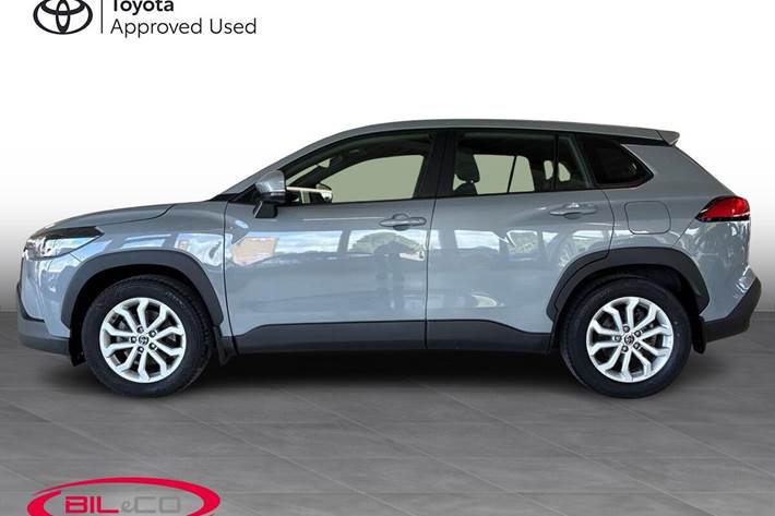 Grå Toyota Corolla Cross fra 2023