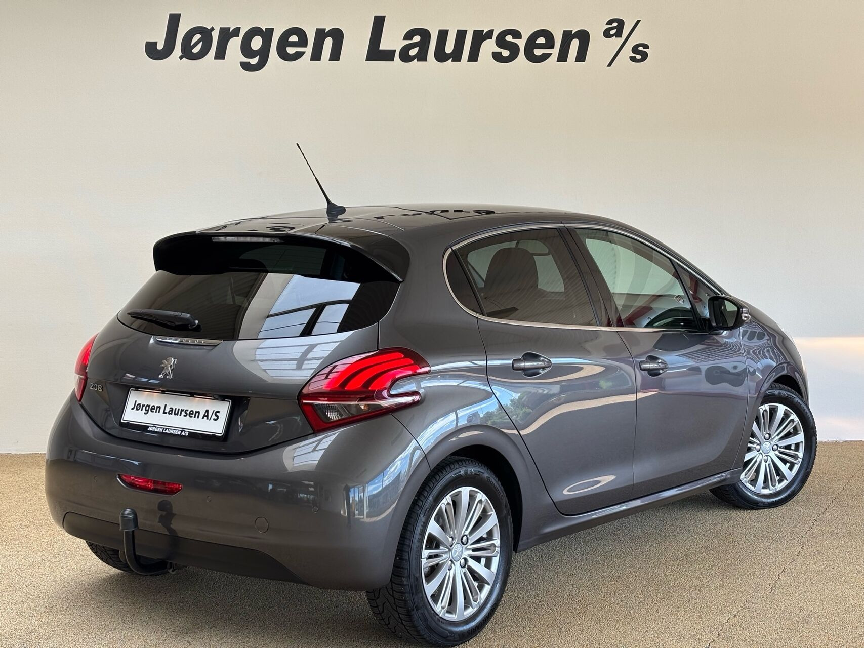 Sort Peugeot 208 fra 2020