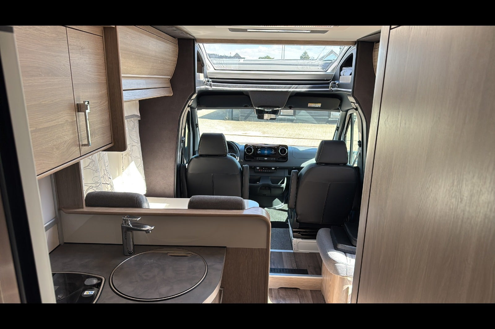 Hvid Mercedes Kabe fra 2023