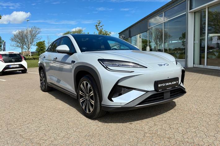 Grå BYD Sealion 7 fra 2025
