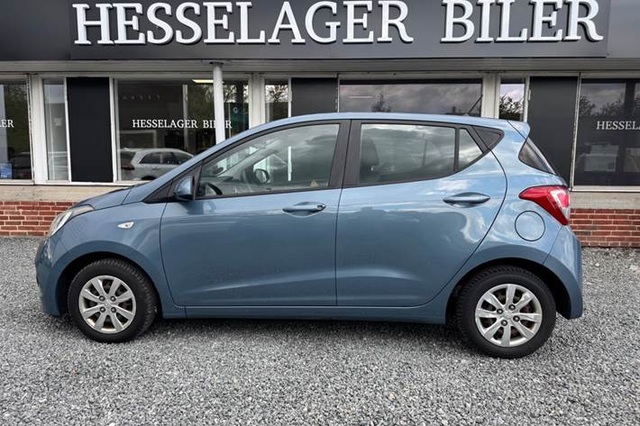 Blå Hyundai i10 fra 2016