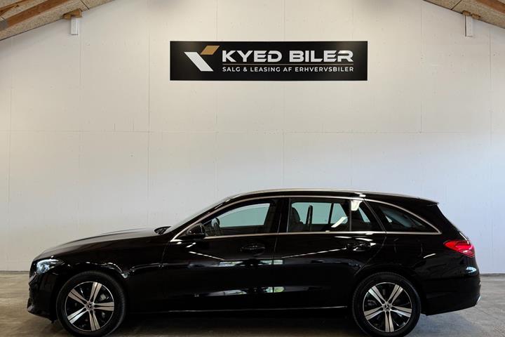 Sort Mercedes C300 e fra 2023
