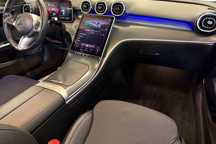 Sort Mercedes C300 e fra 2023