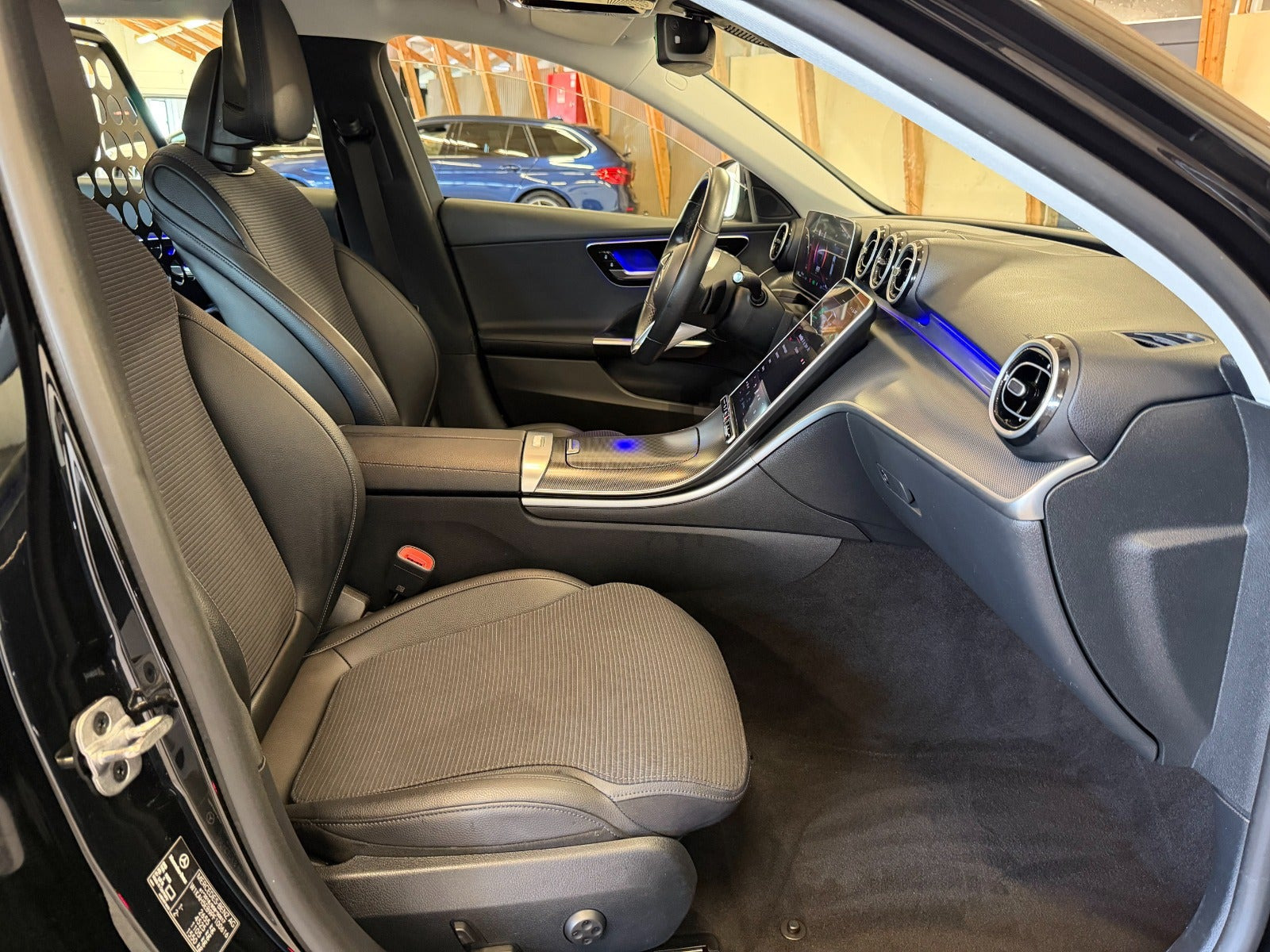 Sort Mercedes C300 e fra 2023