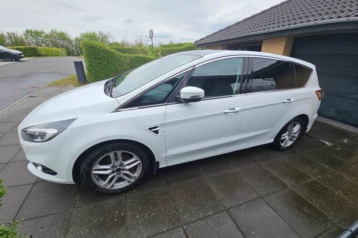 Hvid Ford S-MAX fra 2018
