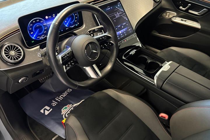 Sølv Mercedes EQE350 fra 2024