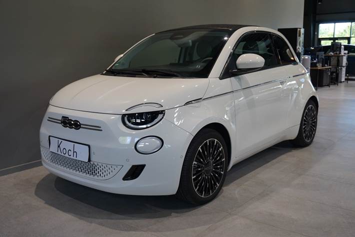 Hvid Fiat 500e fra 2023