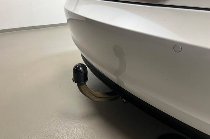 Hvid Tesla Model 3 fra 2020