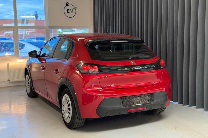 Rød Peugeot e-208 fra 2022