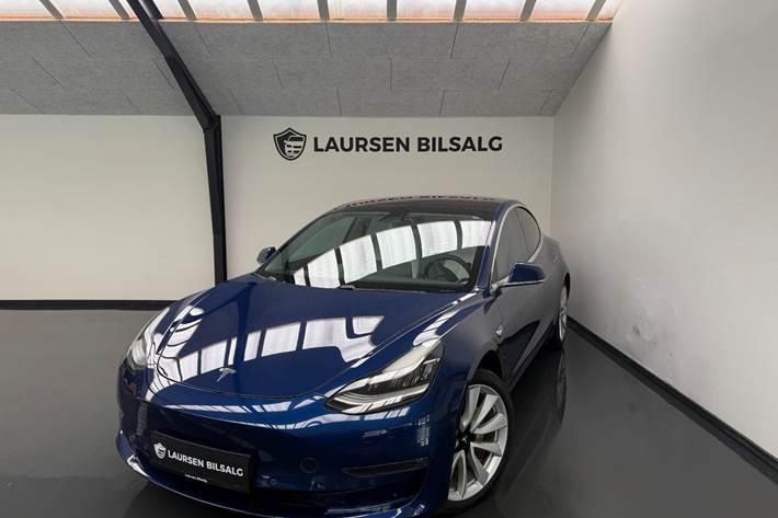 Blå Tesla Model 3 fra 2019