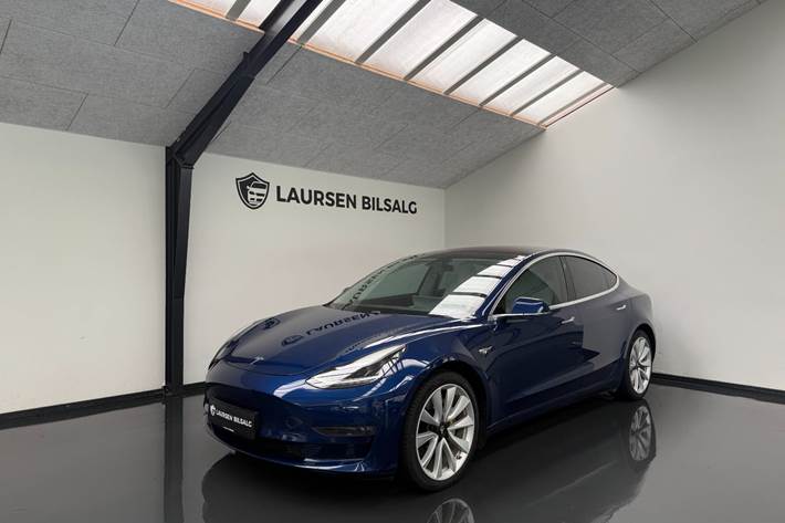 Blå Tesla Model 3 fra 2019