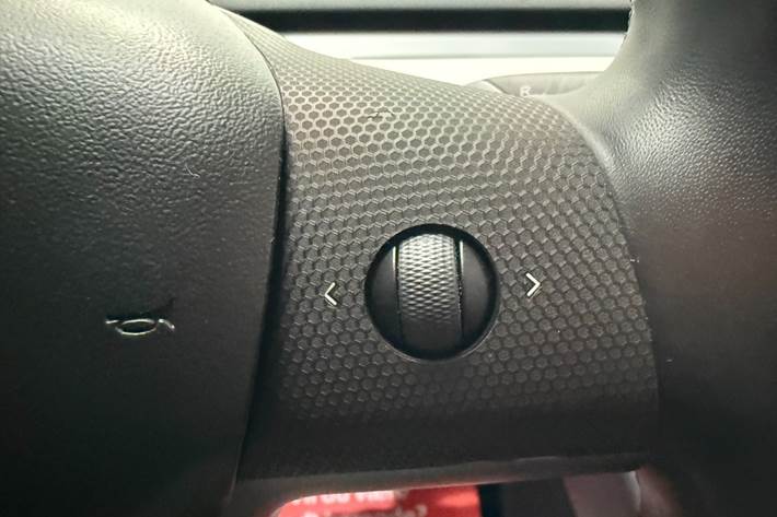 Blå Tesla Model 3 fra 2019