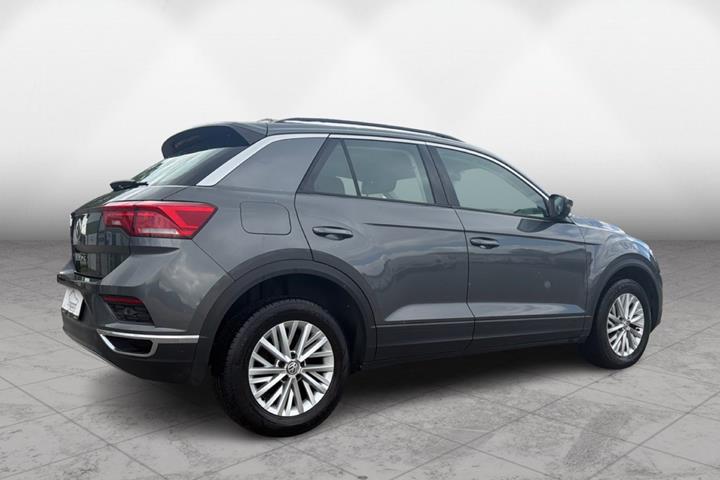 Grå VW T-Roc fra 2019