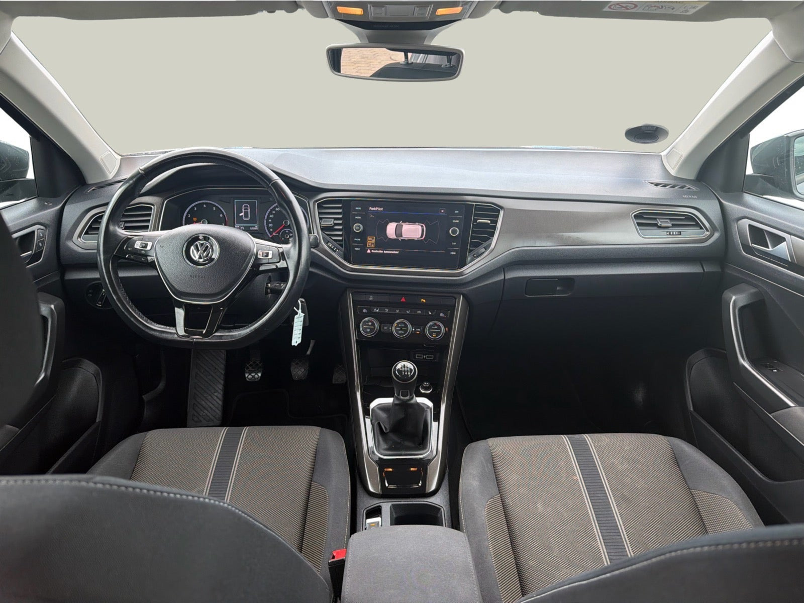 Grå VW T-Roc fra 2019