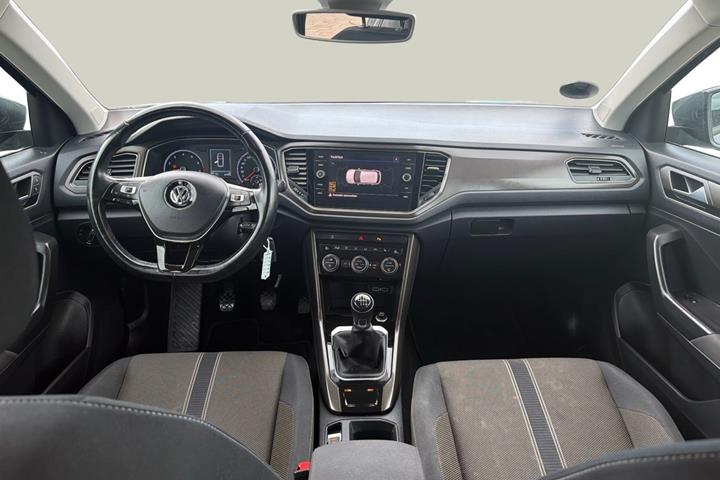 Grå VW T-Roc fra 2019