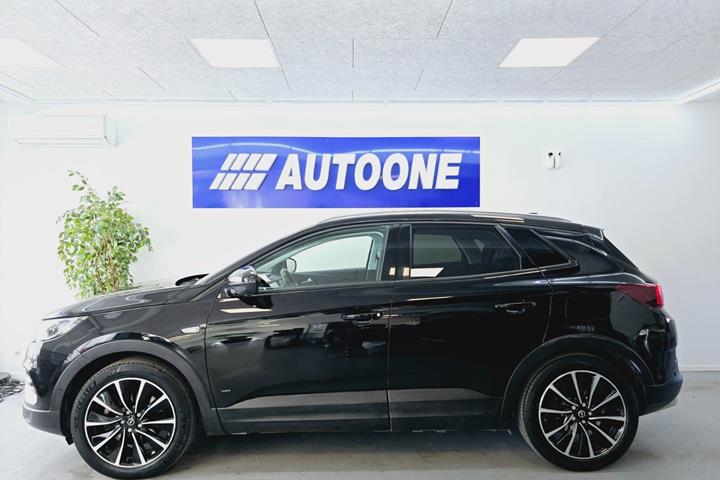 Sort Opel Grandland X fra 2021