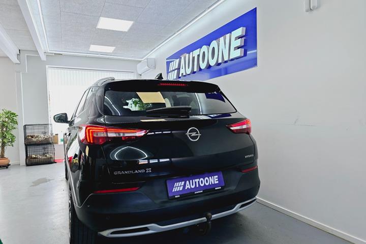 Sort Opel Grandland X fra 2021