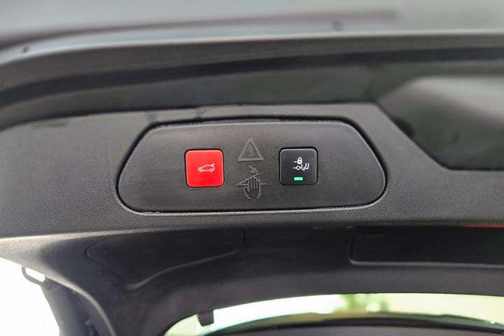 Sort Opel Grandland X fra 2021