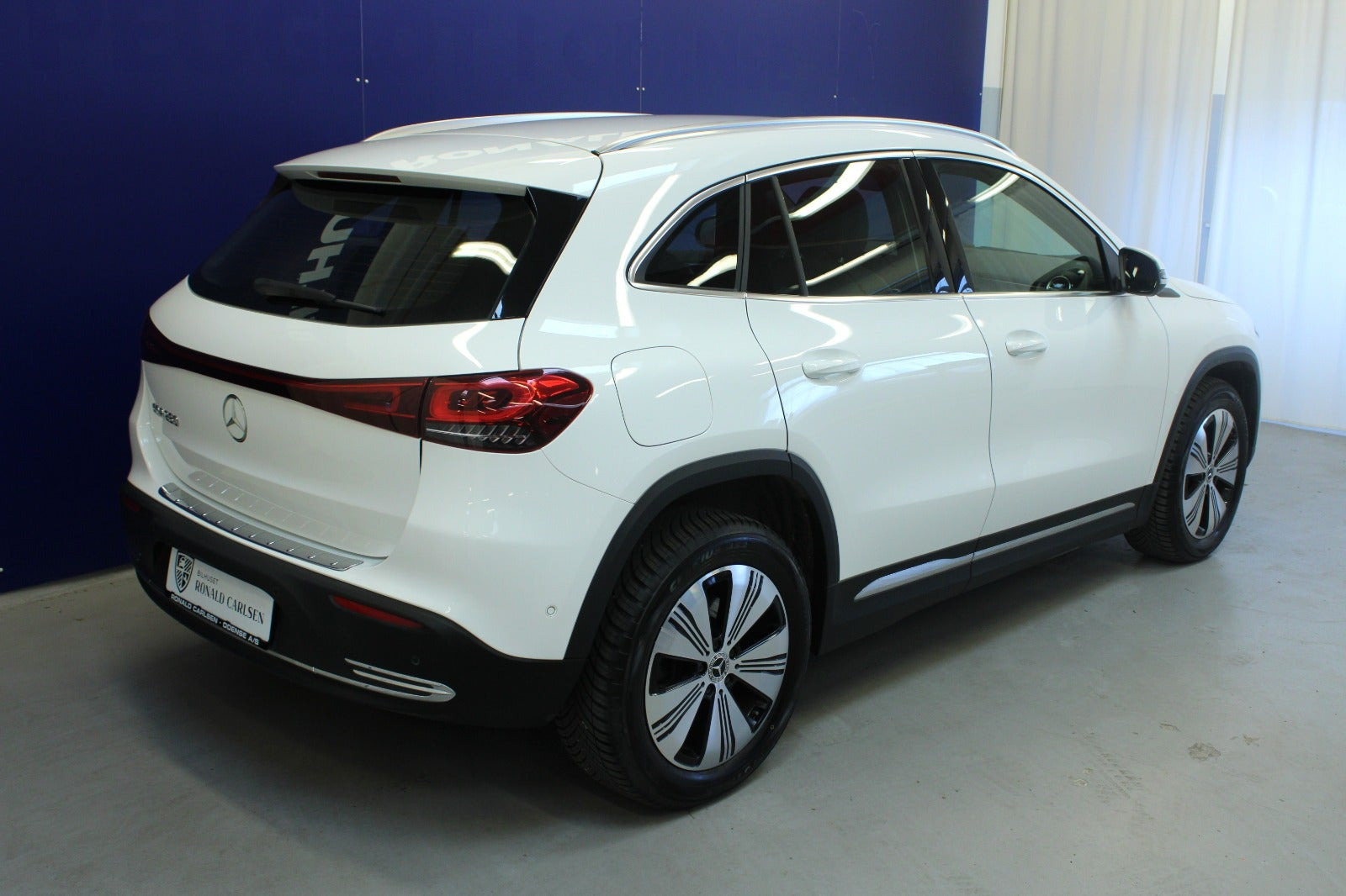 Hvid Mercedes EQA250 fra 2021