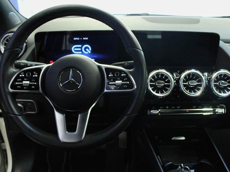 Mercedes EQA250