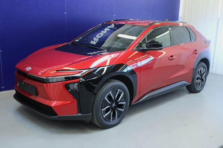 Rød Toyota BZ4X fra 2026