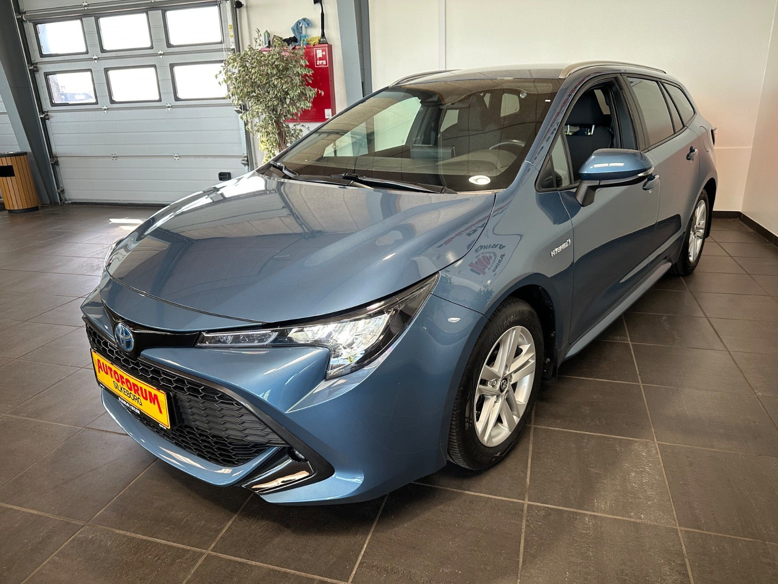 Blå Toyota Corolla fra 2020