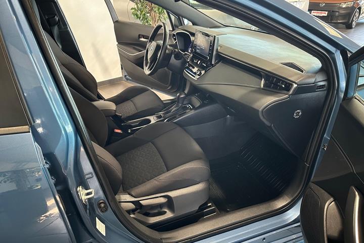 Blå Toyota Corolla fra 2020