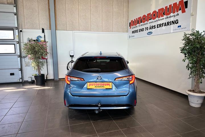 Blå Toyota Corolla fra 2020