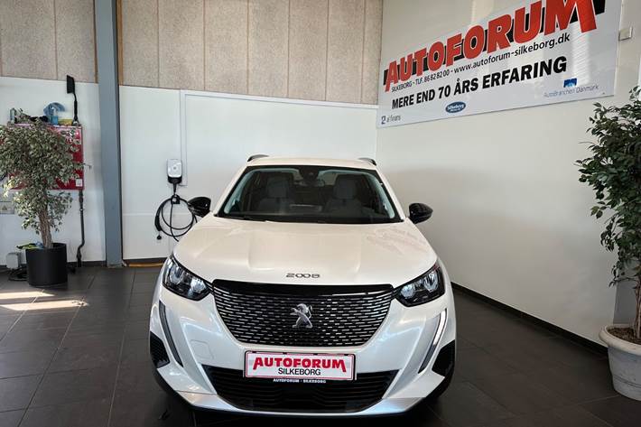 Hvid Peugeot 2008 fra 2022