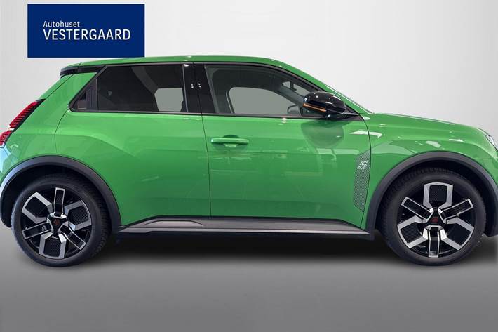 Grøn Renault 5 E-Tech fra 2025