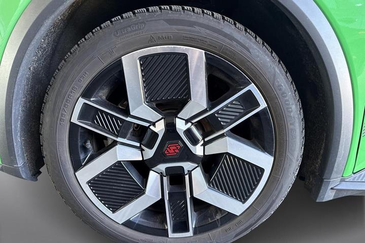 Grøn Renault 5 E-Tech fra 2025