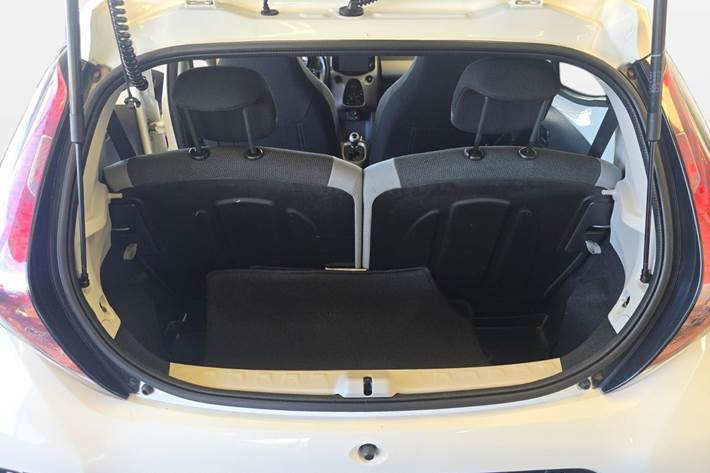Hvid Toyota Aygo fra 2015