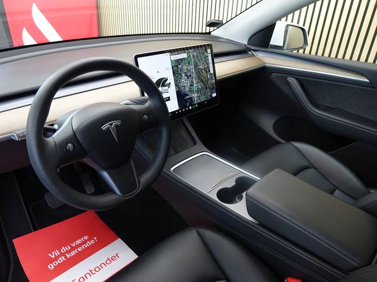 Tesla Model Y Long Range AWD
