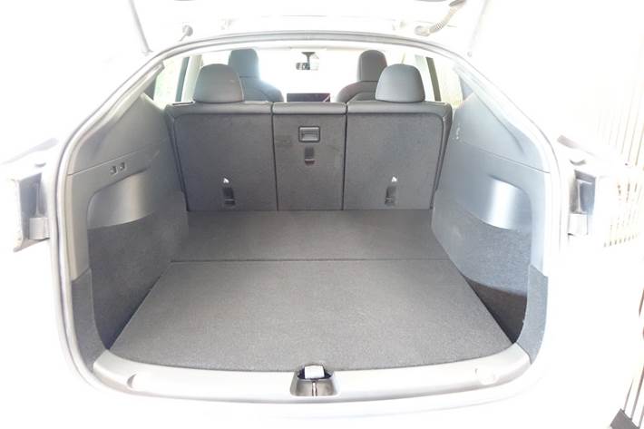 Hvid Tesla Model Y fra 2021