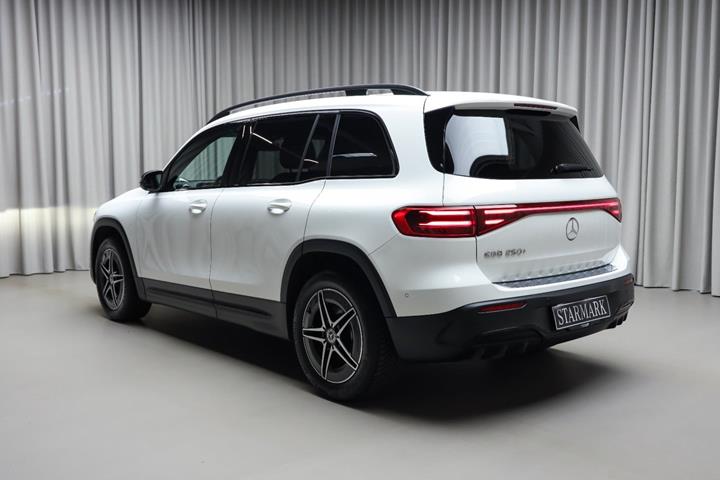 Hvid Mercedes EQB250+ fra 2025