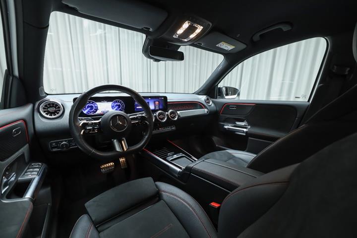 Hvid Mercedes EQB250+ fra 2025