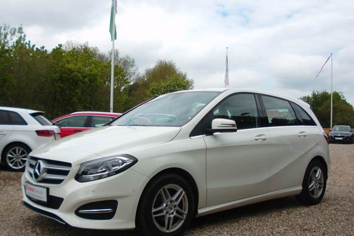 Hvid Mercedes B220 d fra 2017