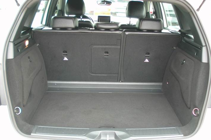 Hvid Mercedes B220 d fra 2017