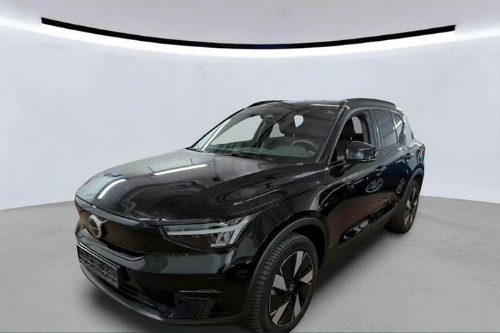 Sort Volvo XC40 fra 2024