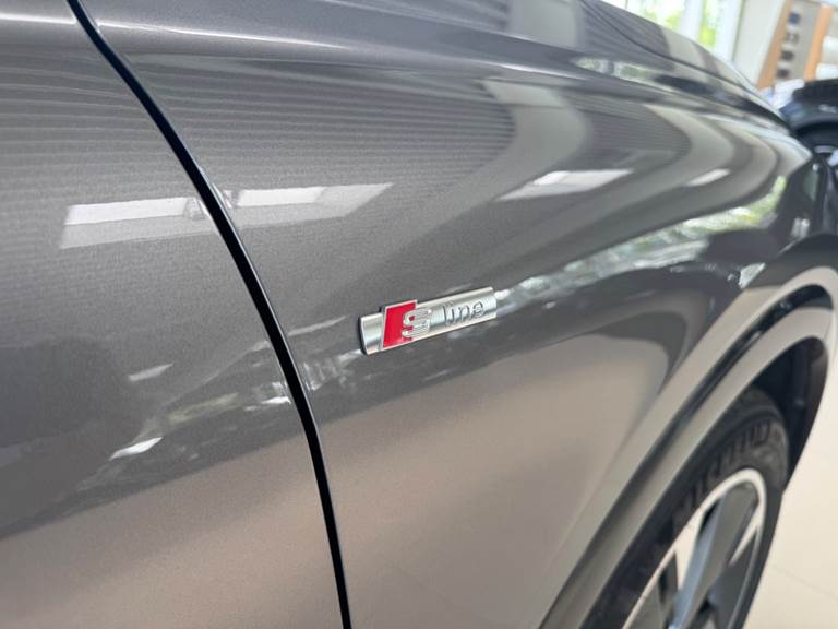 Audi Q4 e-tron 45 S-line