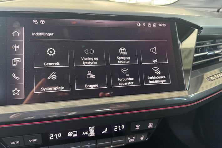 Grå Audi Q4 e-tron fra 2024